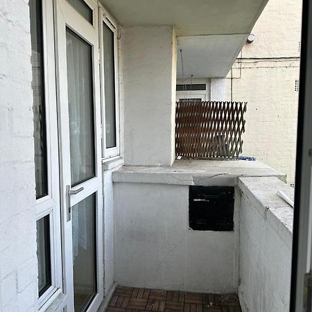 Spacious 2 Bed Flat Barking  Esterno foto